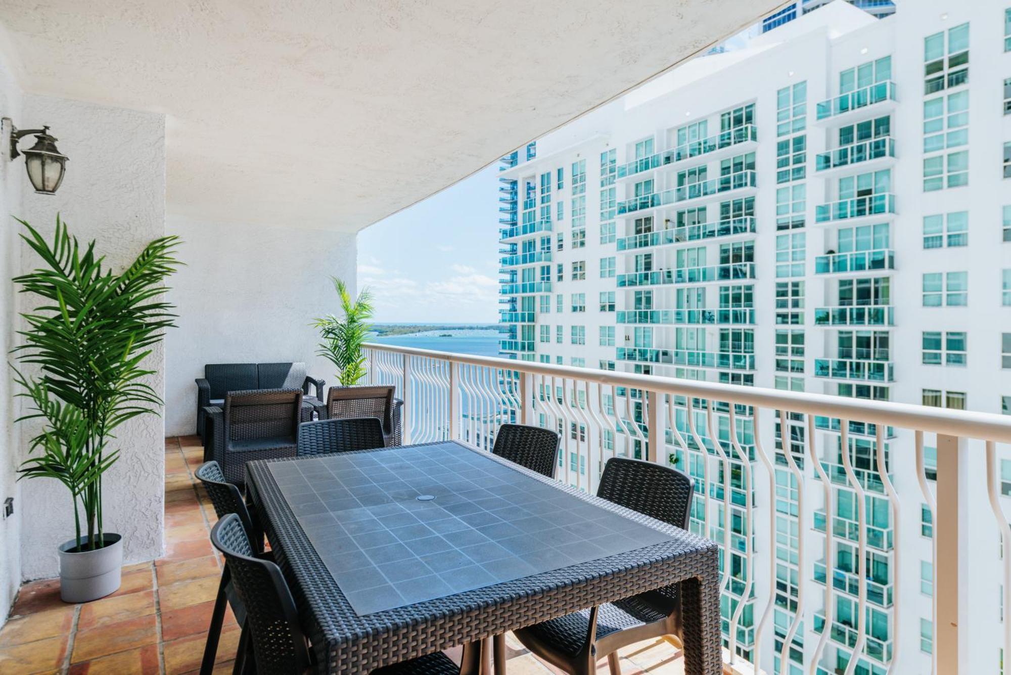 Amazing 2 Bedroom At Brickell, Free Parking *